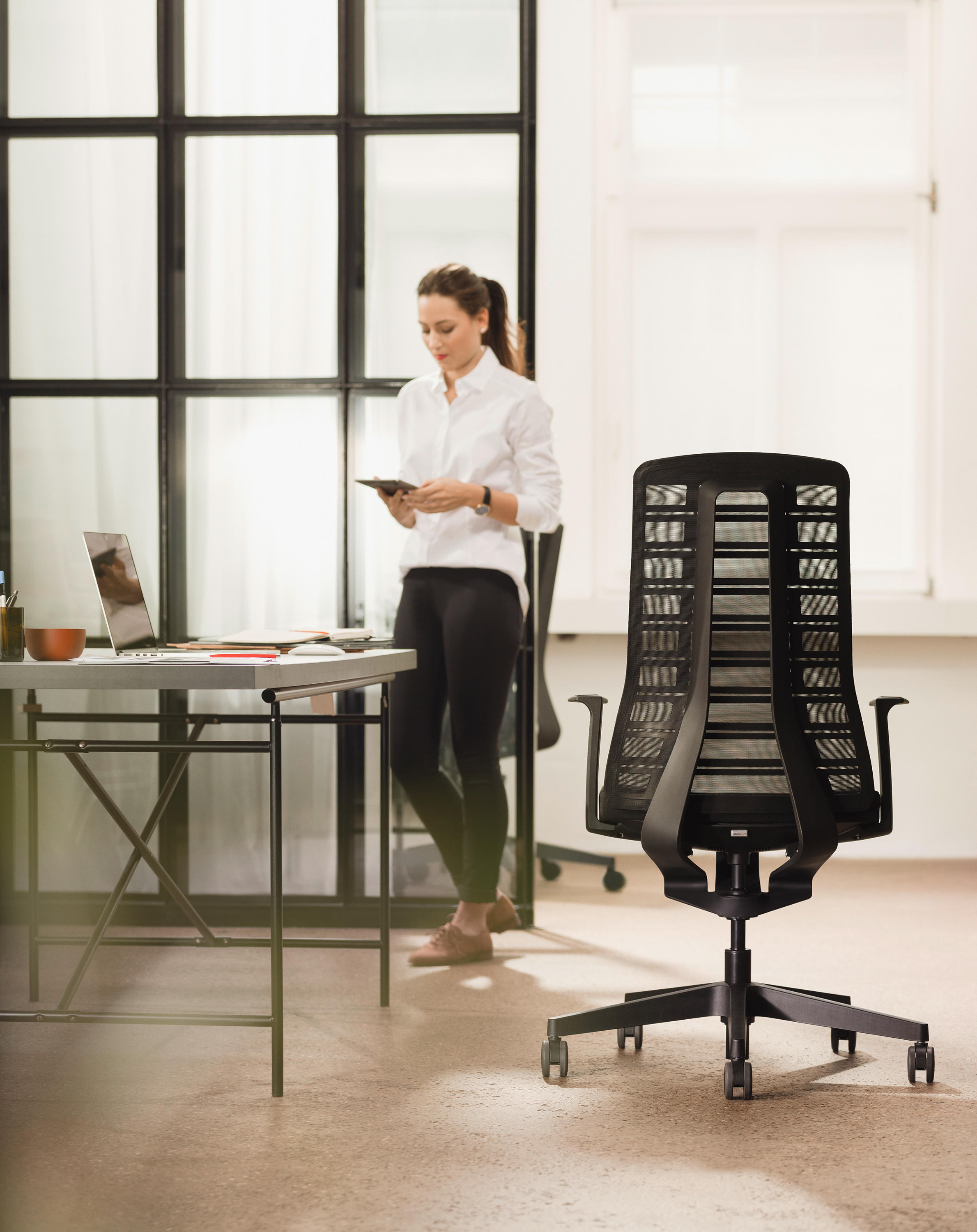 PUREis3 aktīvais biroja krēsls ar īpaši ergonomisku dizainu