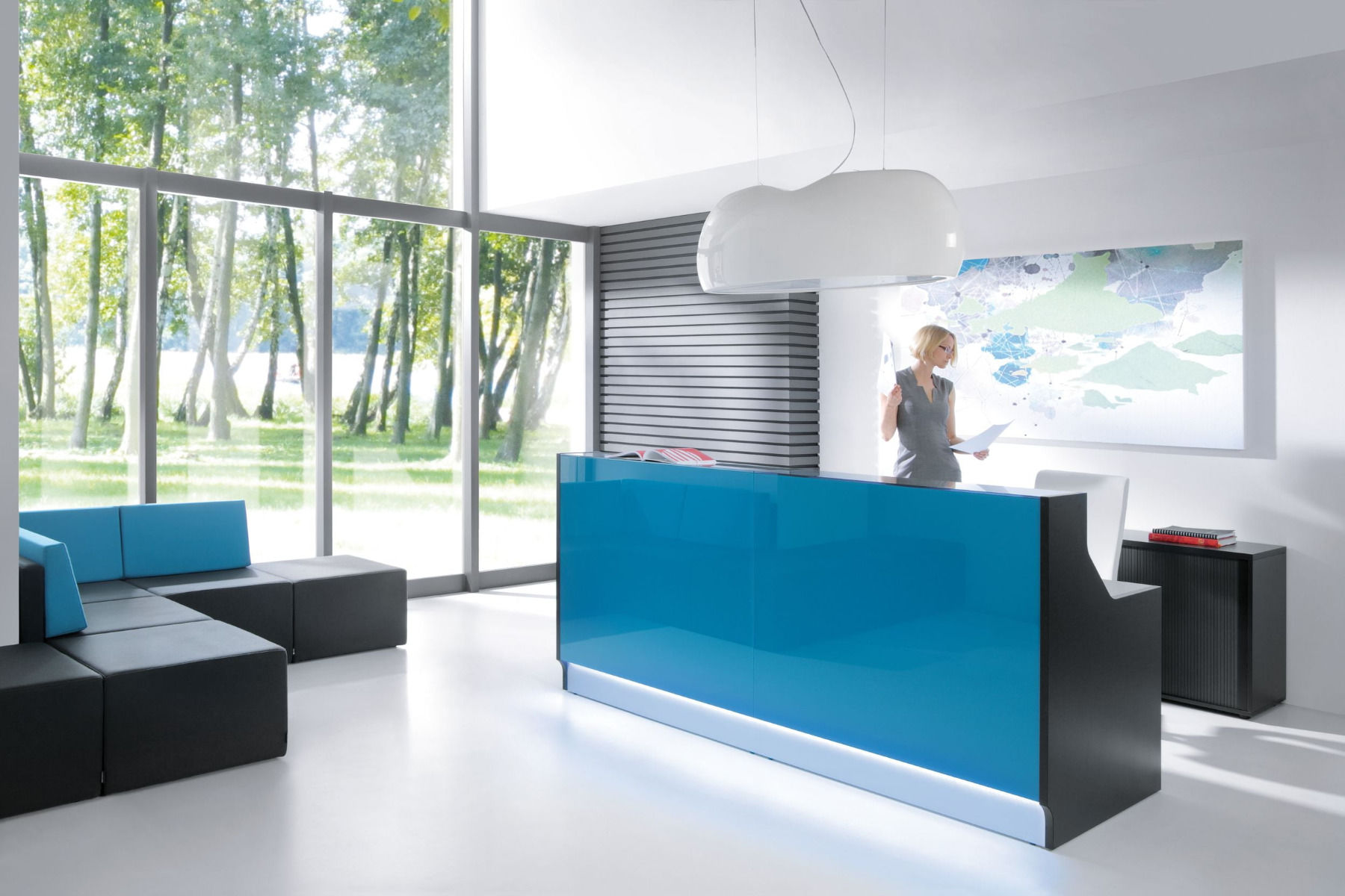 Dažādu izmēru mūsdienīga recepcijas lete LINEA ar LED apgaismojumu