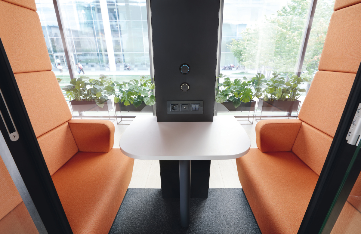 hush-phone-akustiska-kabine-thomson-furniture